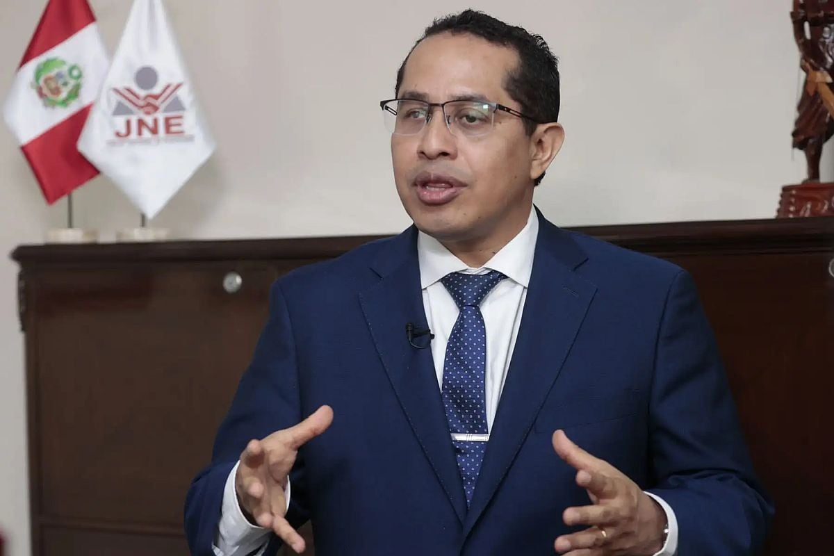 Roberto Burneo, presidente del JNE, dice que 'ahora' no se cometerán los errores de la primera vuelta. (Foto: Andina)