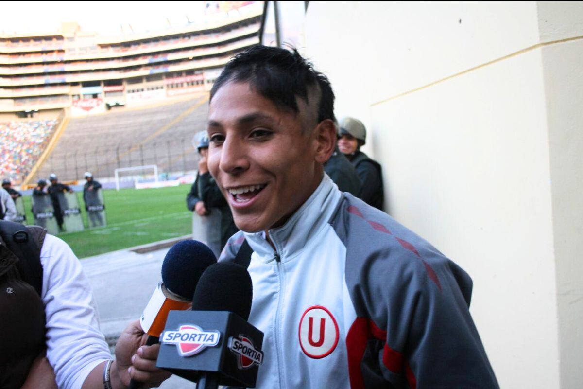 Piero Alva fue el padrino de Raúl Ruidíaz en su debut con Universitario (Foto: GEC)
