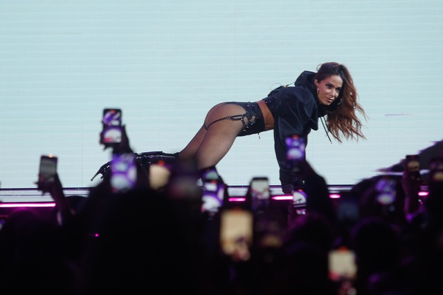 Anitta conquistó Viña del Mar 2024 con sensual show.