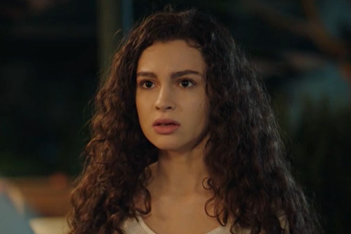 Su Burcu Yazgi Coşkun como Asiye Eren en "Hermanos" (Foto: NG Medya)