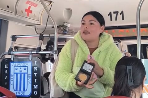 Pasajeros grabaron a mujer policía de civil llamando a sus colegas para detener a chofer. Al parecer no habría querido pagar pasaje de su familia.