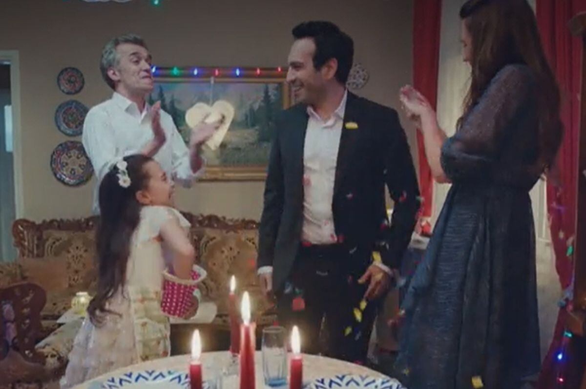 Demir decide regresar y buscar su felicidad en la telenovela "Mi hija" ( Foto: Antena 3/ Youtube)