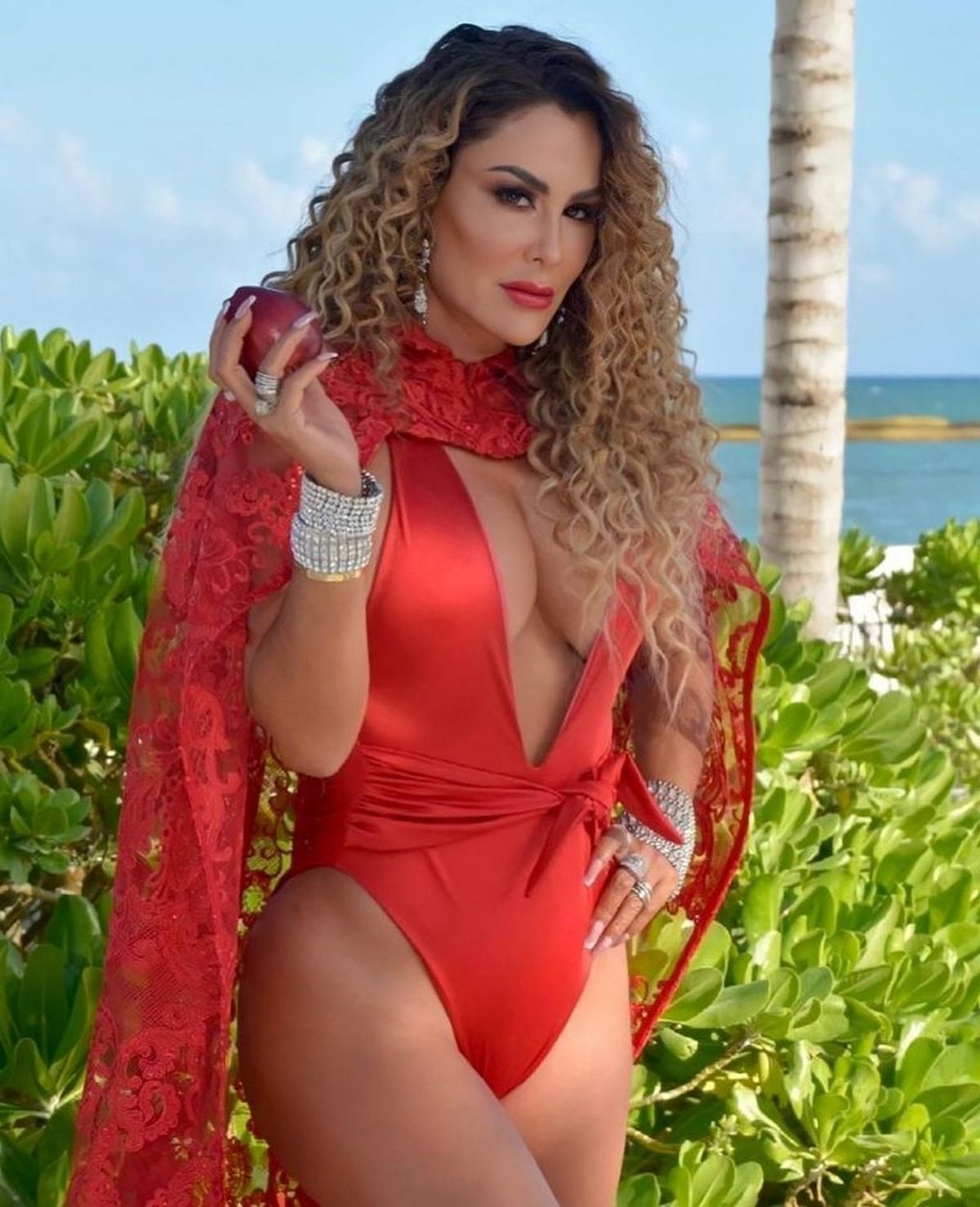 "El bombón asesino" es uno de los apelativos que tiene (Foto: Ninel Conde / Instagram)