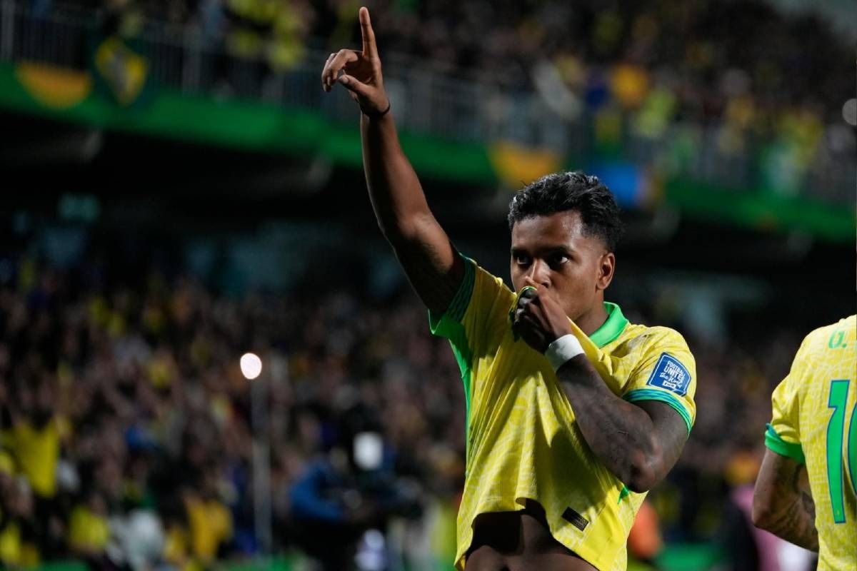 Rodrygol desde fuera del área marcó un golazo en el Brasil vs. Ecuador. (Agencias)