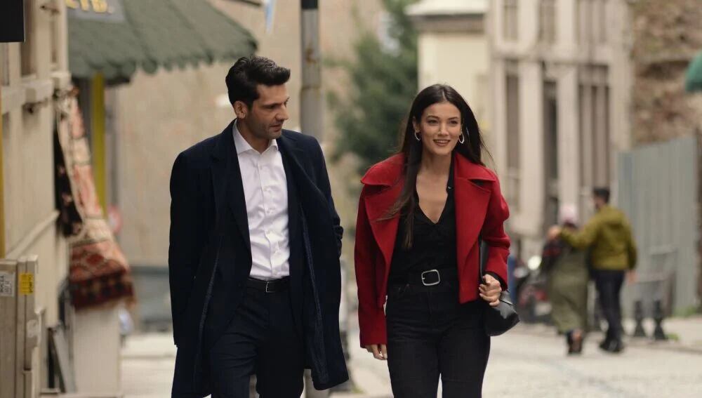 Ceylin e Ilgaz en la telenovela turca "Secretos de familia" (Foto: Ay Yapım)