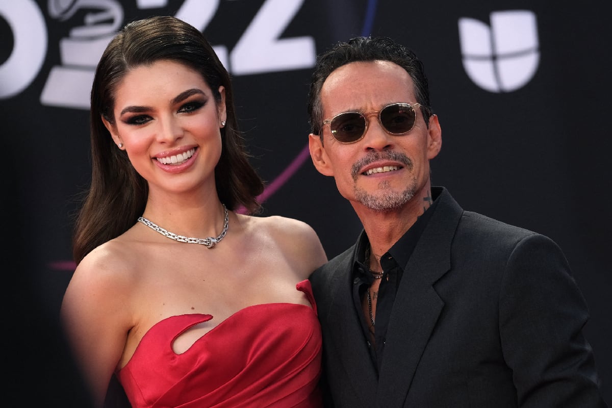 Marc Anthony y Nadia Ferreira en un evento público (Foto: AFP)