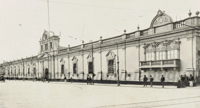 Fachada de Palacio de Gobierno a inicios del siglo XX.
