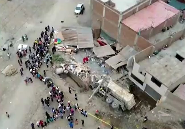 Camión choca contra vivienda en Chosica y mata a un niño de 7 años