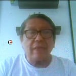 Ciro Castillo reaparece escondido en un baño