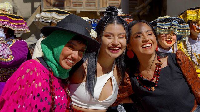 Wendy Sulca, Renata Flores y Naysha se juntaron para estrenar la canción "Unidas". (Foto: @lobo_gris_).