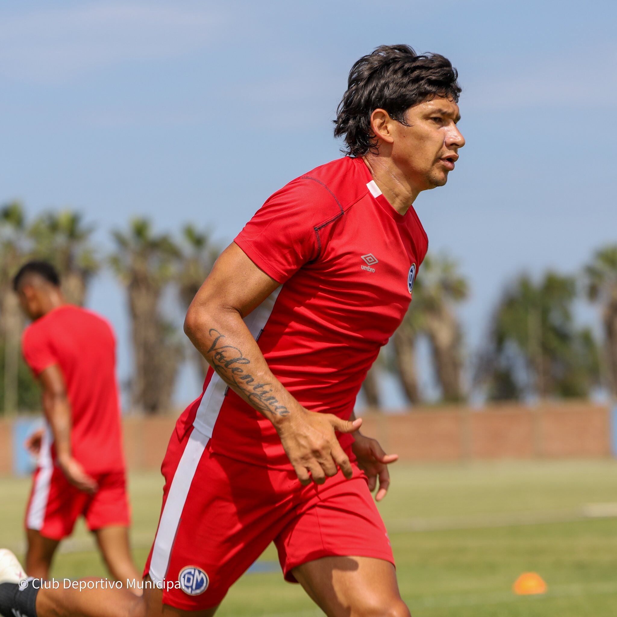 Roberto Ovelar será la carta de gol del equipo de la franja. El 'Búfalo' vuelve al fútbol peruano luego de varias temporadas.