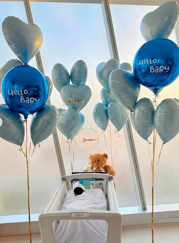 Ricardo Mendoza compartió foto de su bebé tras su nacimiento y le dedicó tierno mensaje.