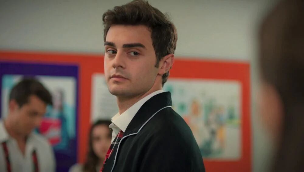 Ömer se salva de la expulsión (Foto: NG Medya)