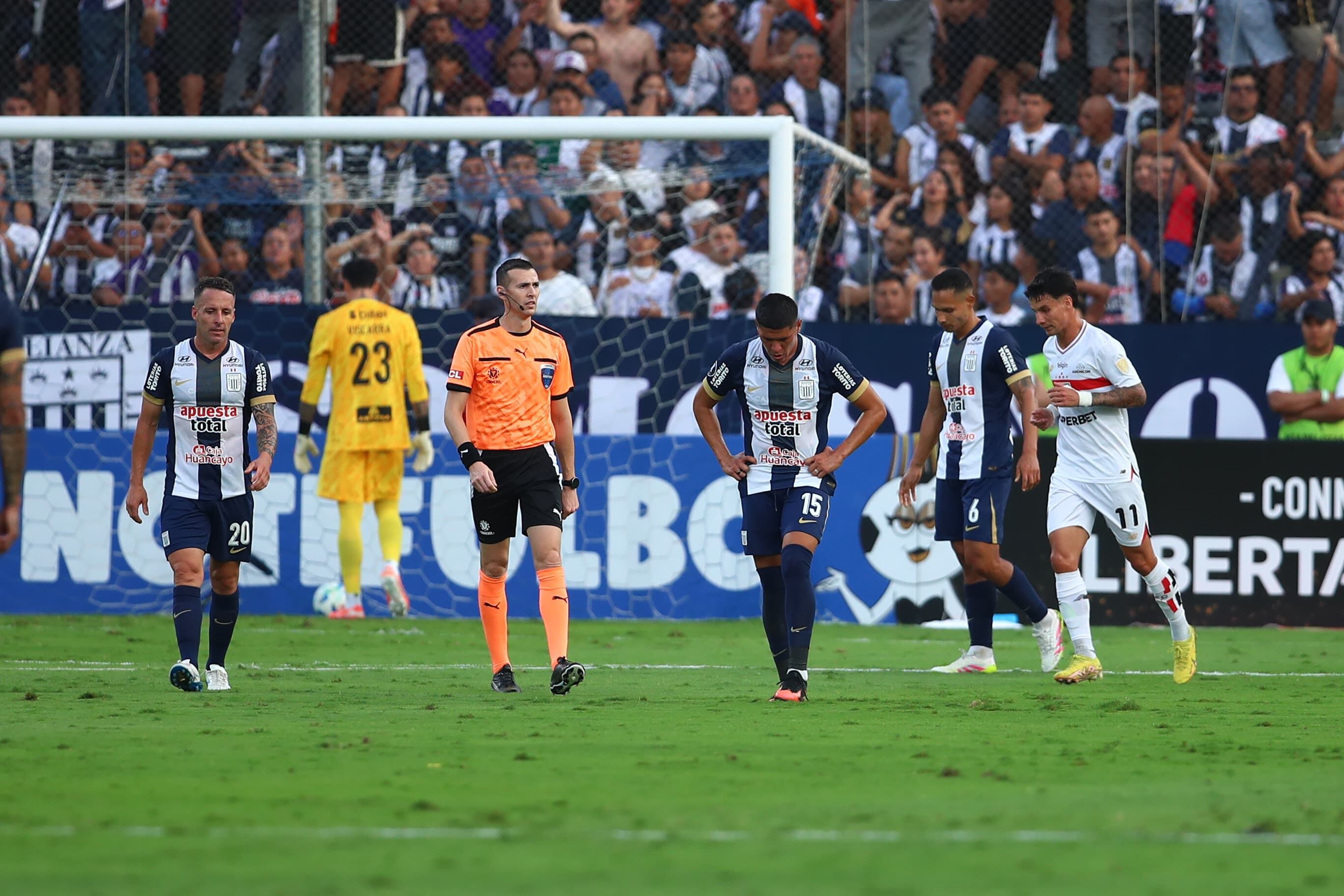 Alianza Lima cayó 0-2 en la Copa y complica sus chances de avanzar a octavos. (GEC)