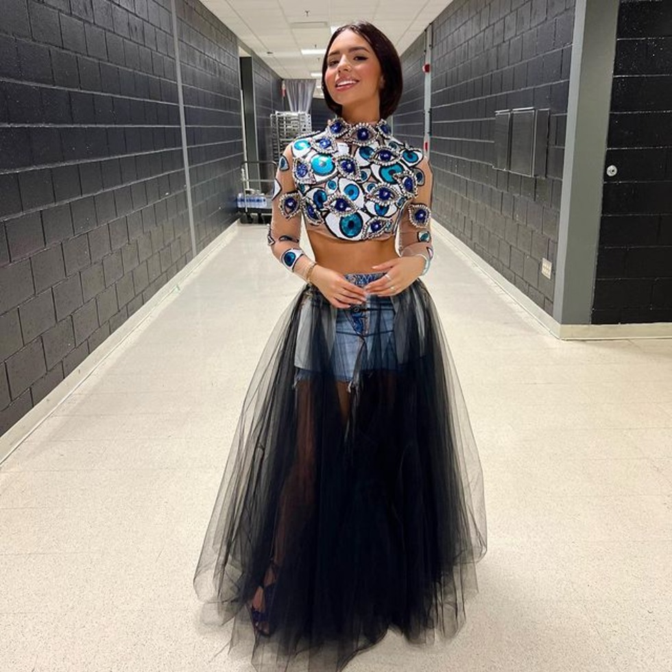 La joven cantante mexicana deslumbró con un conjunto de dos piezas. (Foto: @premiosjuventud).