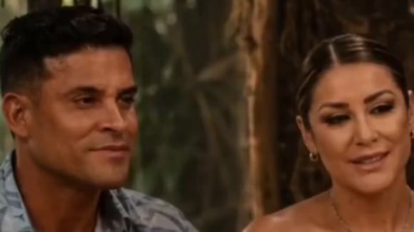 TROME - Christian Domínguez y Karla Tarazona se encomiendan a brujo antes de boda civil y hacen ritual