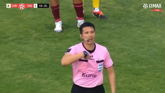 Kevin Ortega reclama enérgicamente a Jean Ferrari en la tribuna (Video: L1MAX)