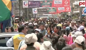 Inicio de la campaña navideña en Gamarra desata caos vehicular y peatonal