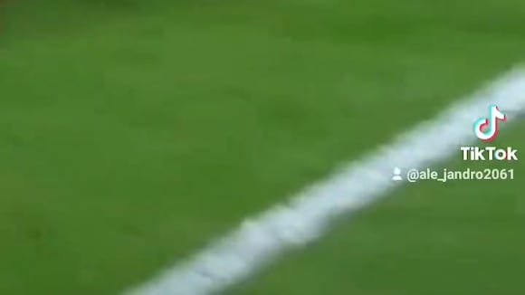 ¡Polémica en Argentina! VAR cobró penal para Racing en una falta fuera del área