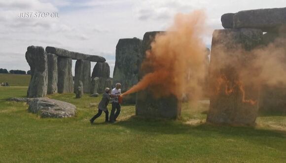 Dos activistas detenidos por rociar con pintura el sitio prehistórico británico de Stonehenge
