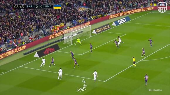 Vinícius Jr. y su jugada personal que llevó al autogol de Araújo en el Barcelona vs Real Madrid.