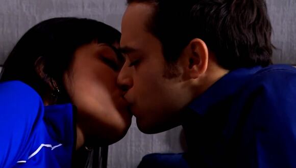 Cris besa a Kimberly