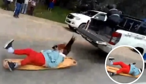 Mujer que era rescatada tras sufrir accidente se cae de la camilla que la trasladaba