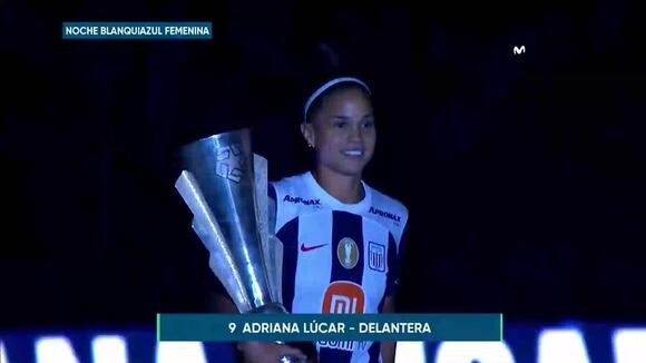 La tremenda ovación a Adriana Lúcar en la ‘Noche Blanquiazul’