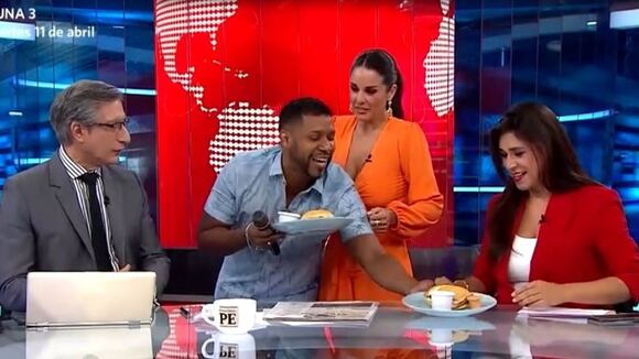Rebeca Escribens le pregunta a Edson si el pan con chicharrón es canje