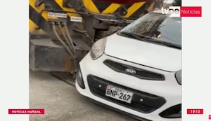Accidente en el Callao: taxista aceleró para adelantar a tren y fue embestido