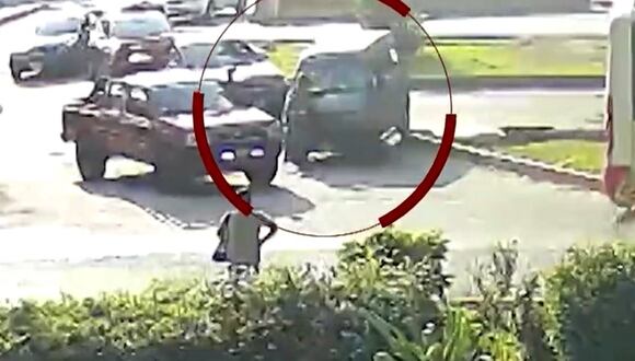 Ate: colectivero informal atropella a policía para evitar ser intervenido