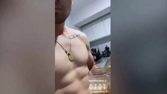 Gato Cuba presumen su físico