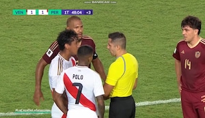 ¡Polémico! Árbitro chileno anuló gol a Bryan Reyna que pudo ser el 1-1 de Perú | VIDEO