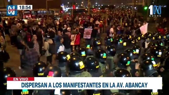 TROME - Toma de Lima: ‘Spiderman’ aparece en medio de la manifestación mientras policías intentan controlar la protesta