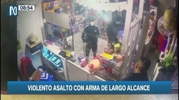 TROME - Tacna: Delincuentes asaltaron minimarket armados con un fusil y pistolas. (Fuente: Canal N)