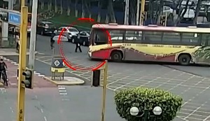 Fatal accidente en Jesús María: anciana atropellada por un bus mientras cruzaba la calle