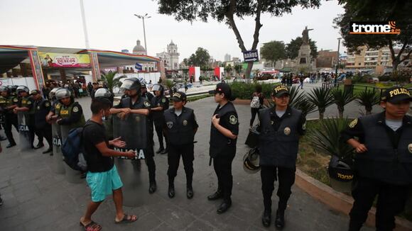 TROME | Desalojan a manifestantes que se habían instalado en la plaza Manco Cápac (Latina)