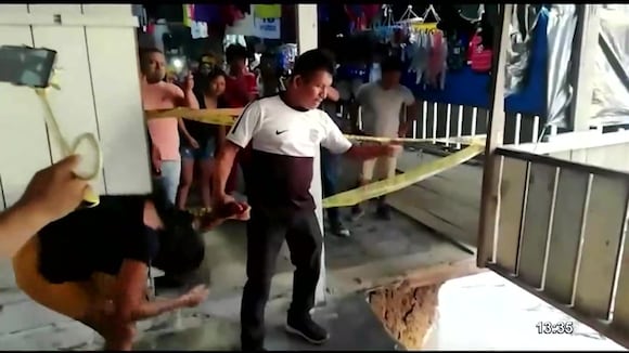 TROME - Casa se desploma por desborde del río en Loreto y niña de dos años muere: Piden ayuda para ubicar su cuerpo