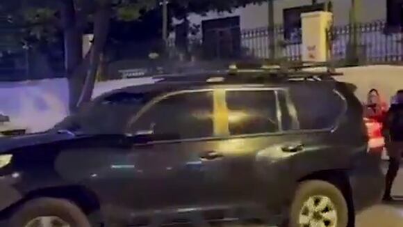 Ecuador irrumpió en embajada de México en Quito de manera violenta