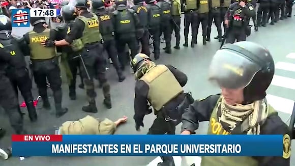 TROME - Toma de Lima: Manifestantes ingresan a la av. Abancay pese a bombas lacrimógenas de la Policía en el Parque Universitario