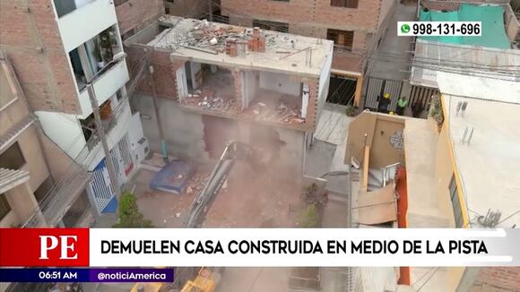 Demuelen casa construida en medio de la pista