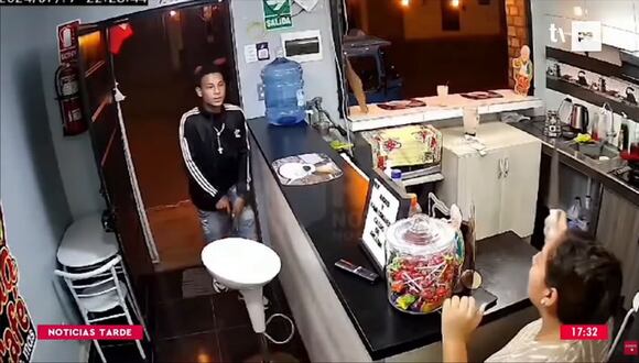 Mujer embarazada se defiende con cuchillo de ladrones