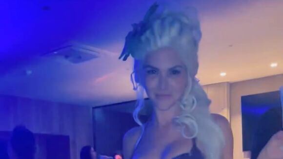 TROME | Anahí de Cárdenas recibió sus 40 años disfrazada de Ariel de la película “La sirenita”