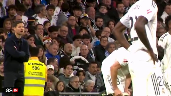 Xabi Alonso llama la atención a Vinicius Junior durante triunfo ante Betis (video: Diario AS) (1)