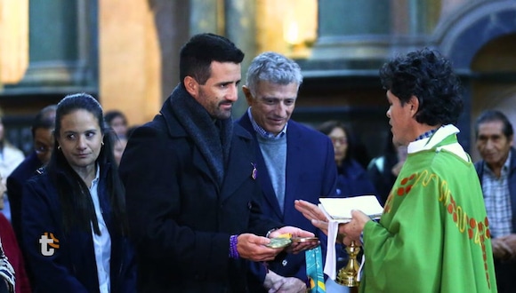 Stefano Peschiera estuvo acompañado de Edison Flores en la Iglesia de Las Nazarenas