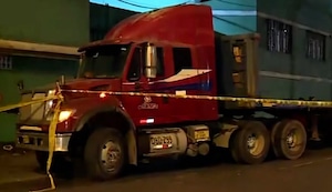 Hombre muere atropellado por tráiler que iba a exceso de velocidad