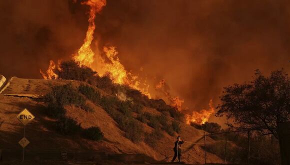 Sube a 24 la cifra de muertos por los incendios en Los Ángeles