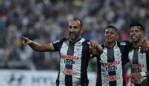 Alianza Lima brilla en casa: vence 3-1 a Nacional y avanza en la Copa Libertadores