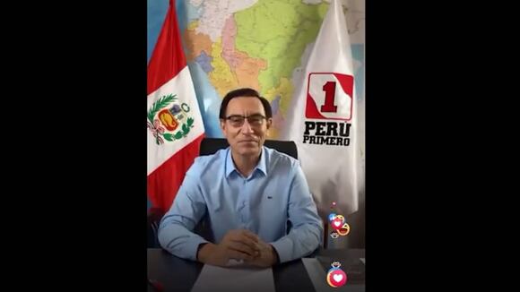 Martín Vizcarra presenta a su lagarto mascota