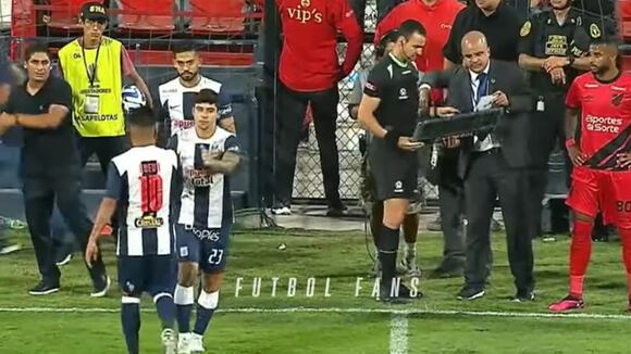 Franco Zanelatto tuvo ocasión en el área de Paranaense (video: Espn)